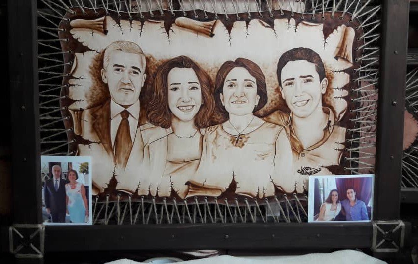 لوحة رسم ل4اشخاص عالجلد الطبيعي