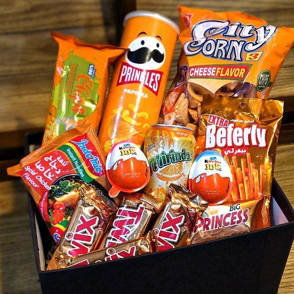 تنسيقة شوكولا و شيبسات لون orange 3