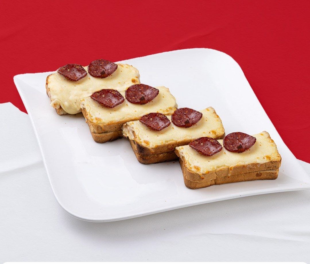 خبز ثوم بالبيبروني 4 قطع