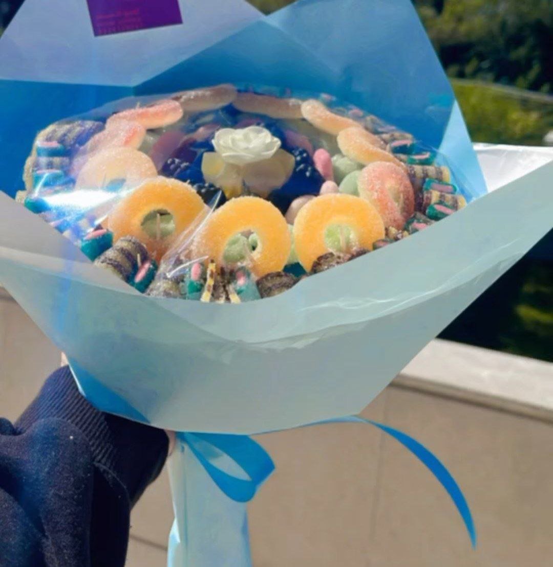 باقة كاندي لون ازرق وسط