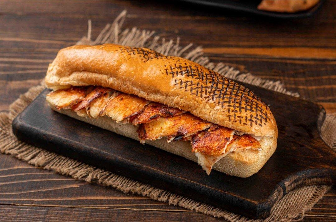 ساندويش شاورما صمون