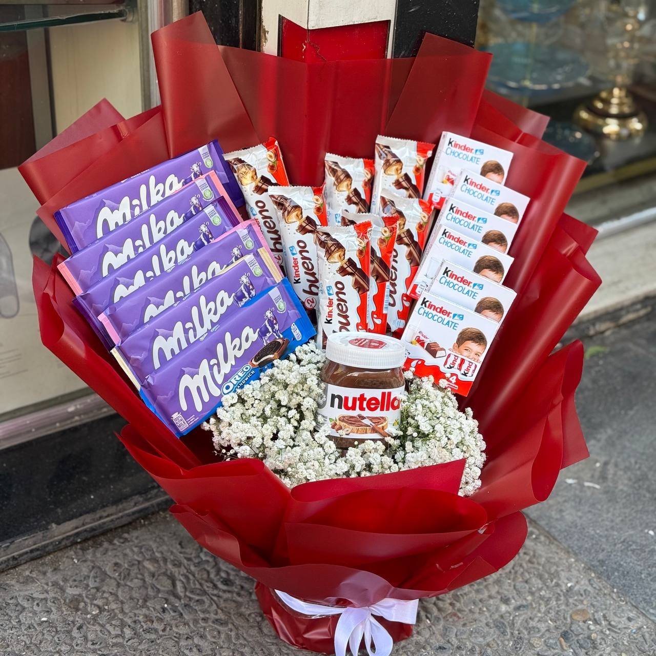 تنسيقة شوكولا ضخمة