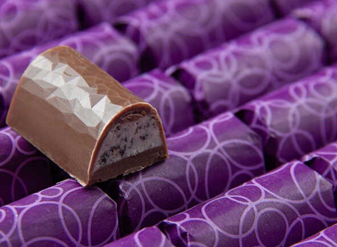 شوكولا بكريمة الكيندر مع الاوريو