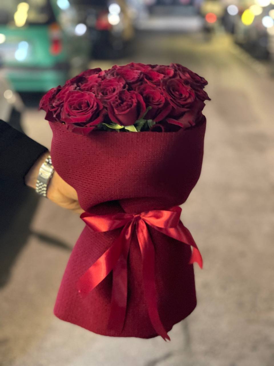 باقة ورد مع سكارف ميكاسا